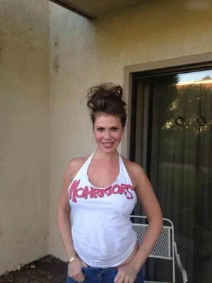 Nikki Cox