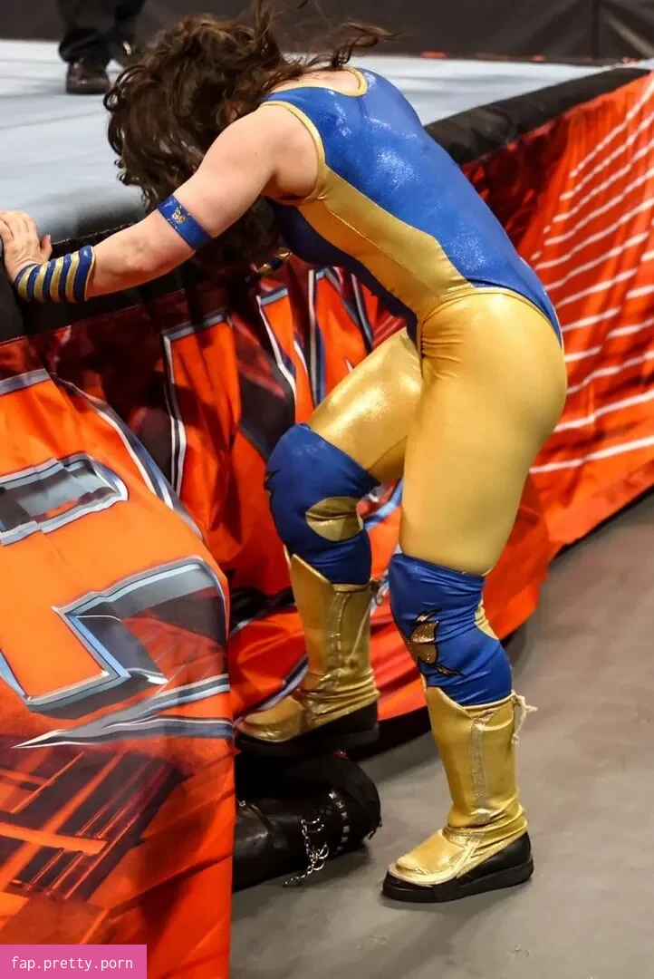 Nikki Cross - Photo #17