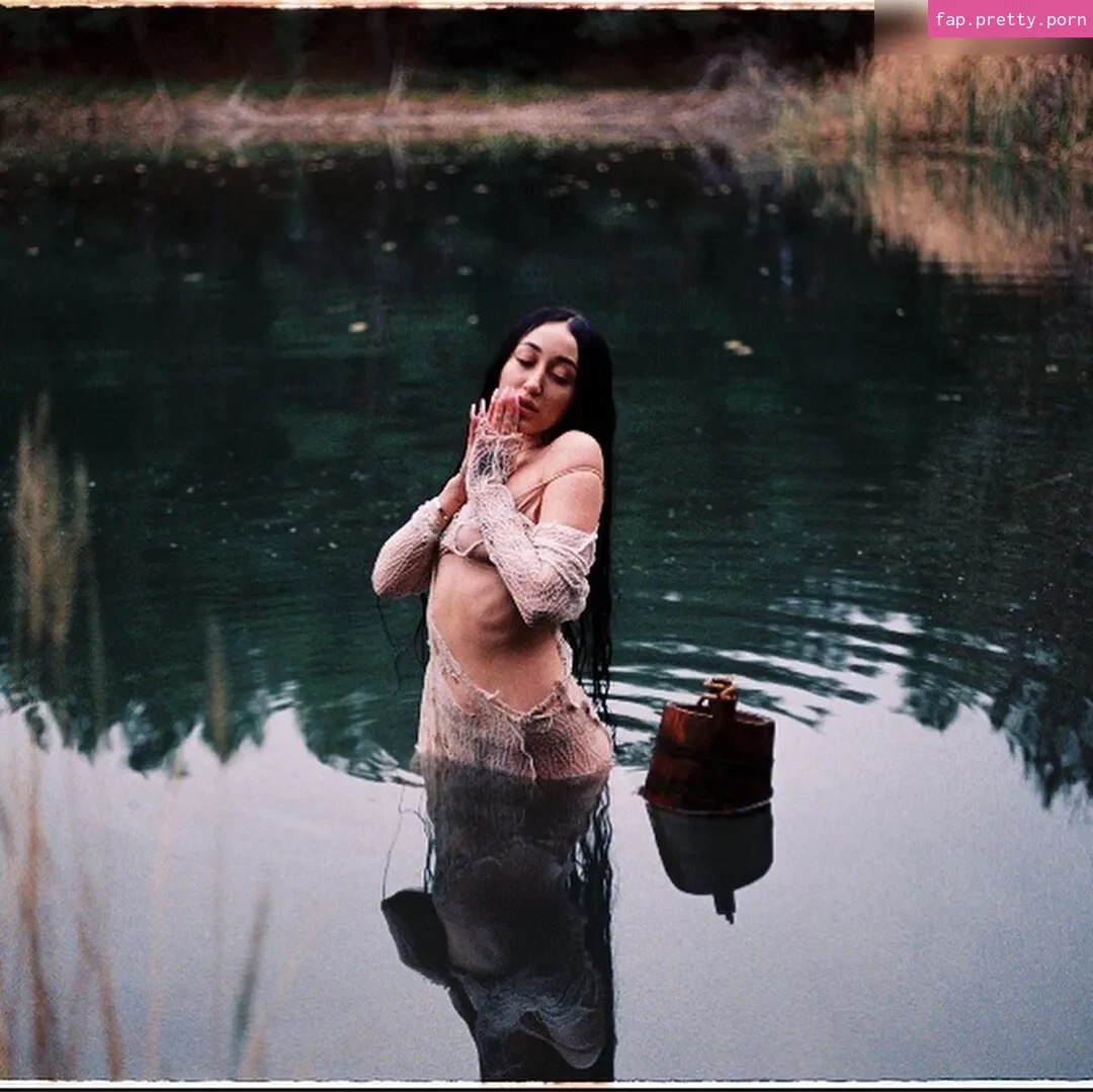 Noah Cyrus - Photo #01