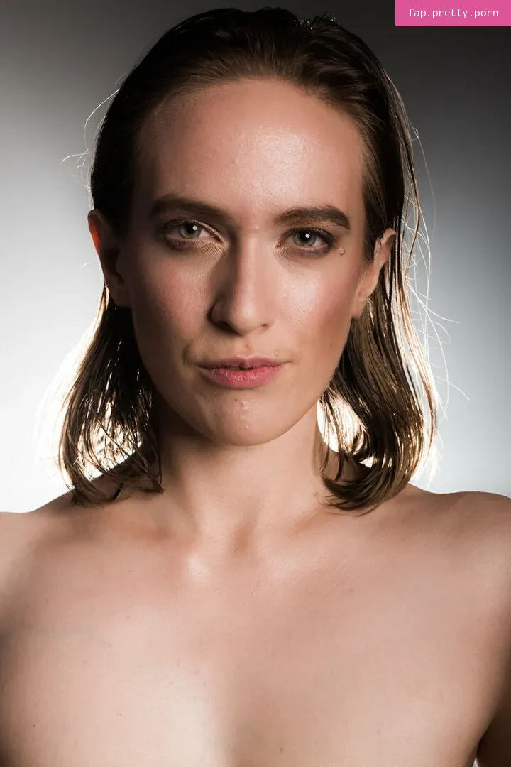 Nadia Desdemona - Photo #03