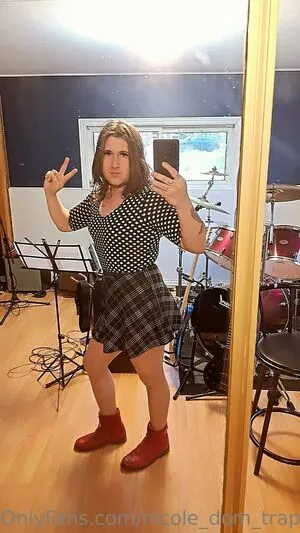 nicole_dom_trap