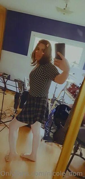 nicole_dom_trap