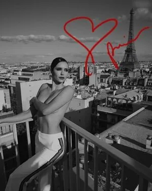Nina Dobrev