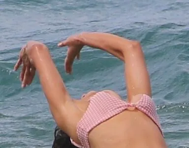 Nina Dobrev