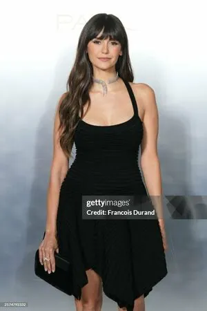 Nina Dobrev