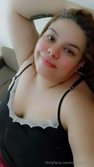 nenitacurvy