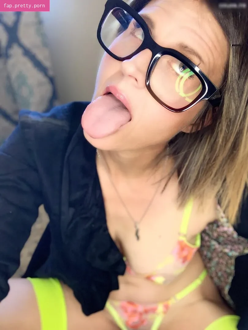 Nerdybloggerbabe - Photo #30