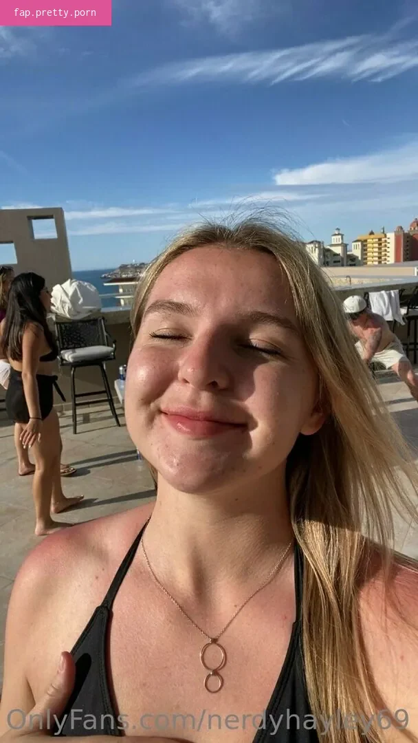 nerdyhayley69 - Photo #03