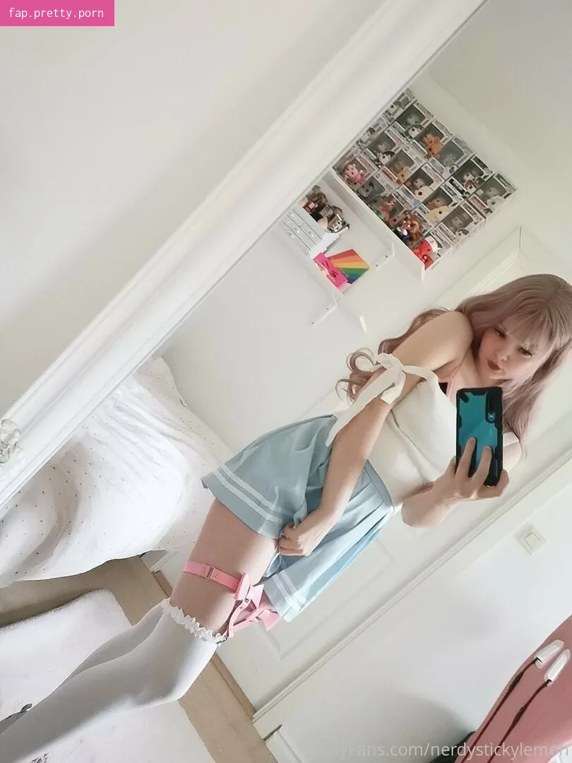 nerdystickylemon - Photo #01