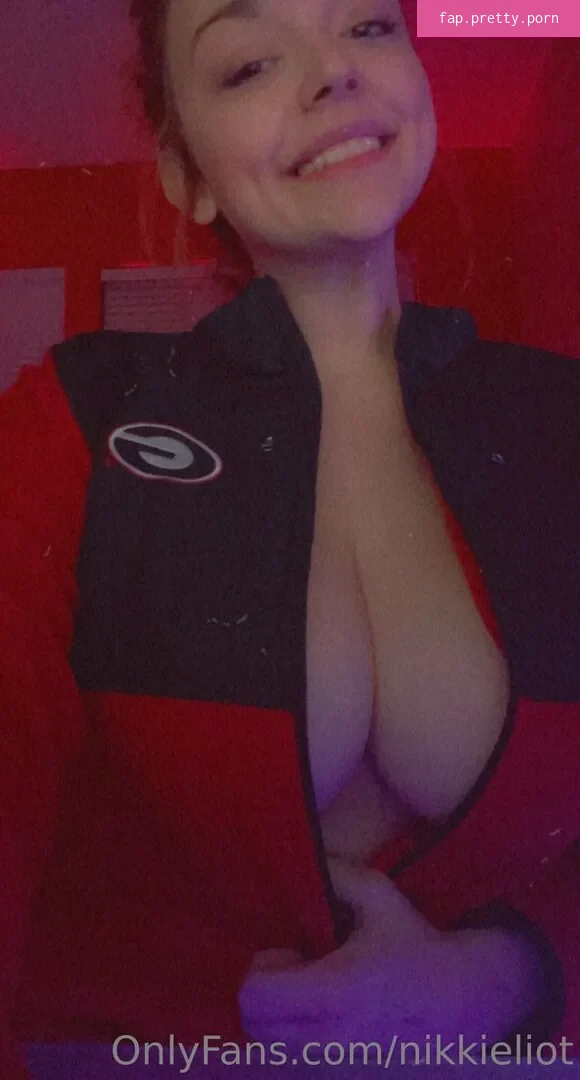 Nikki Eliot - Photo #81