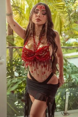 Nyvi Estephan