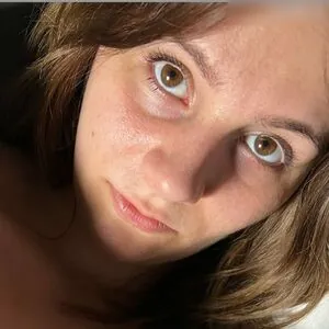 Nisha.Fox