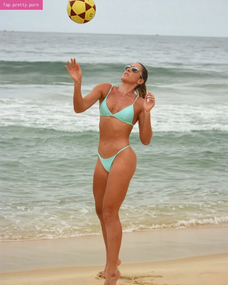 Natália Guitler - Photo #05