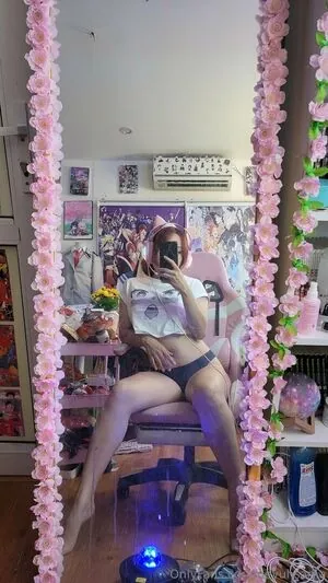 Neyu H Cosplay