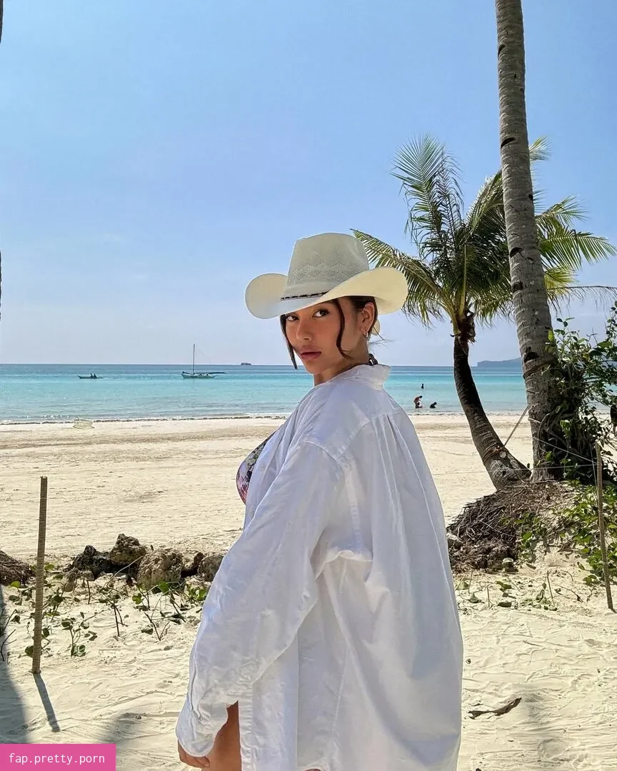 Nika Higashionna - Photo #14