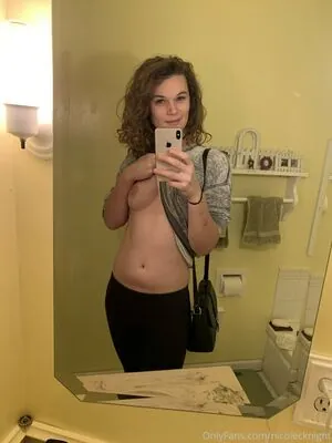 nicolecknight