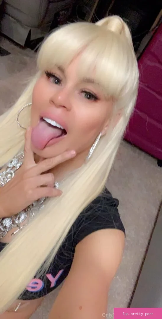 nikkidelano - Photo #44