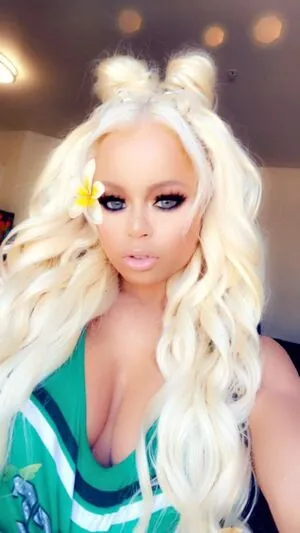 nikkidelano