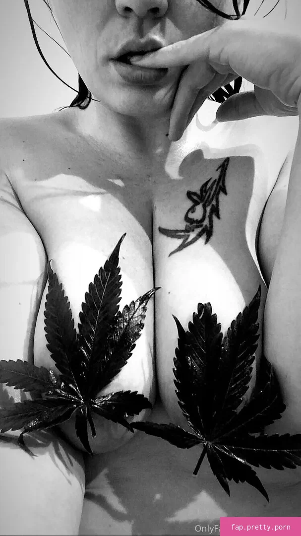 nikkihippy - Photo #24