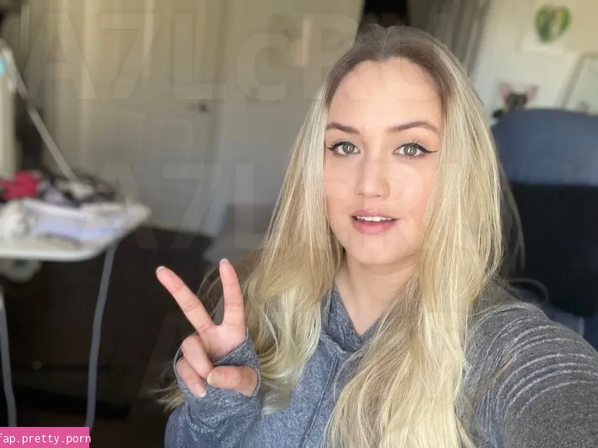 Naomi Kyle - Photo #14