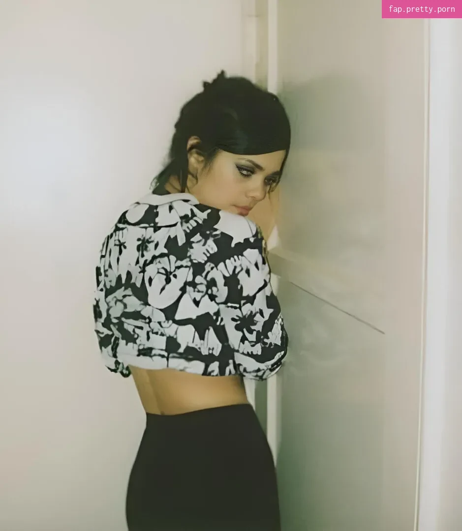 Natasha Khan - Photo #03