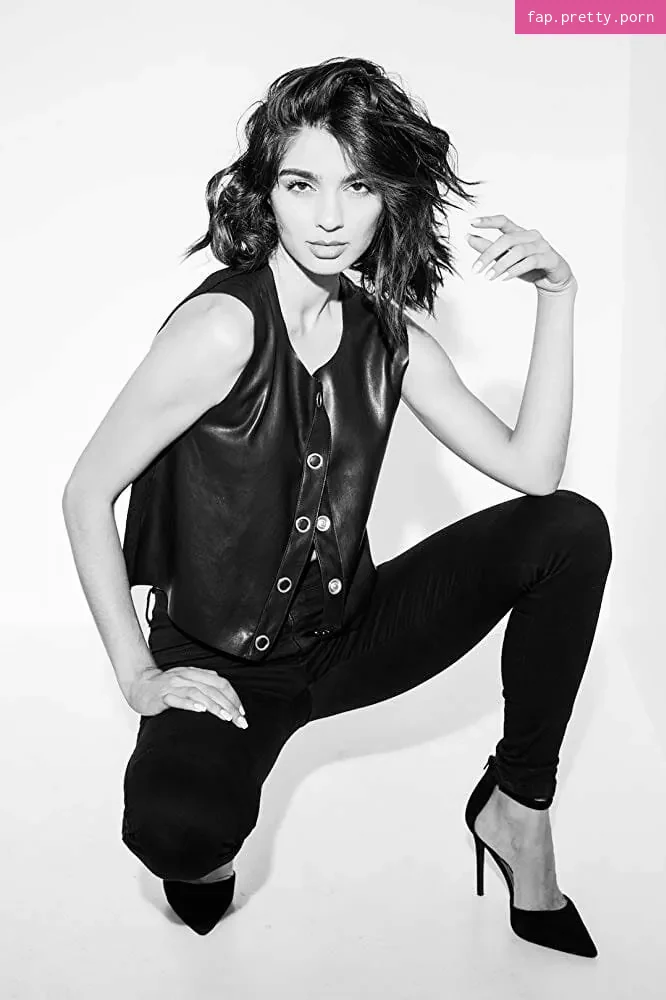 Nida Khurshid - Photo #11