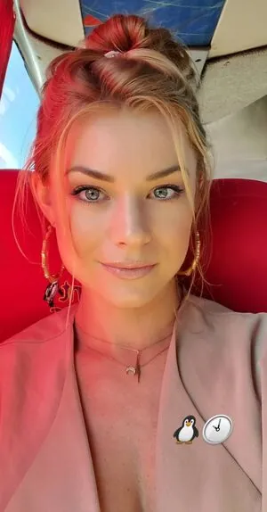 Nikki Leigh