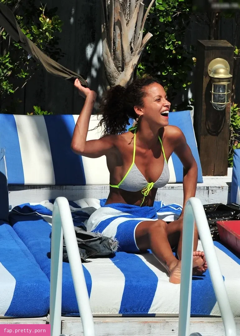 Noémie Lenoir - Photo #21
