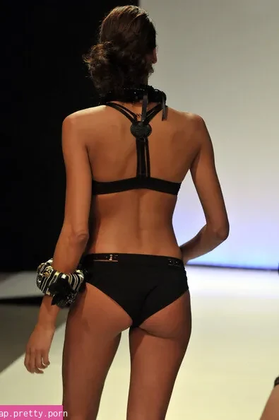 Noémie Lenoir - Photo #32