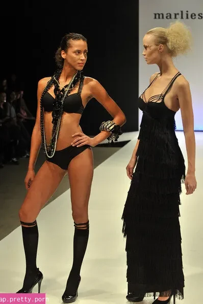 Noémie Lenoir - Photo #35