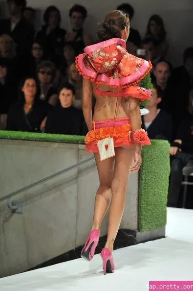 Noémie Lenoir - Photo #36