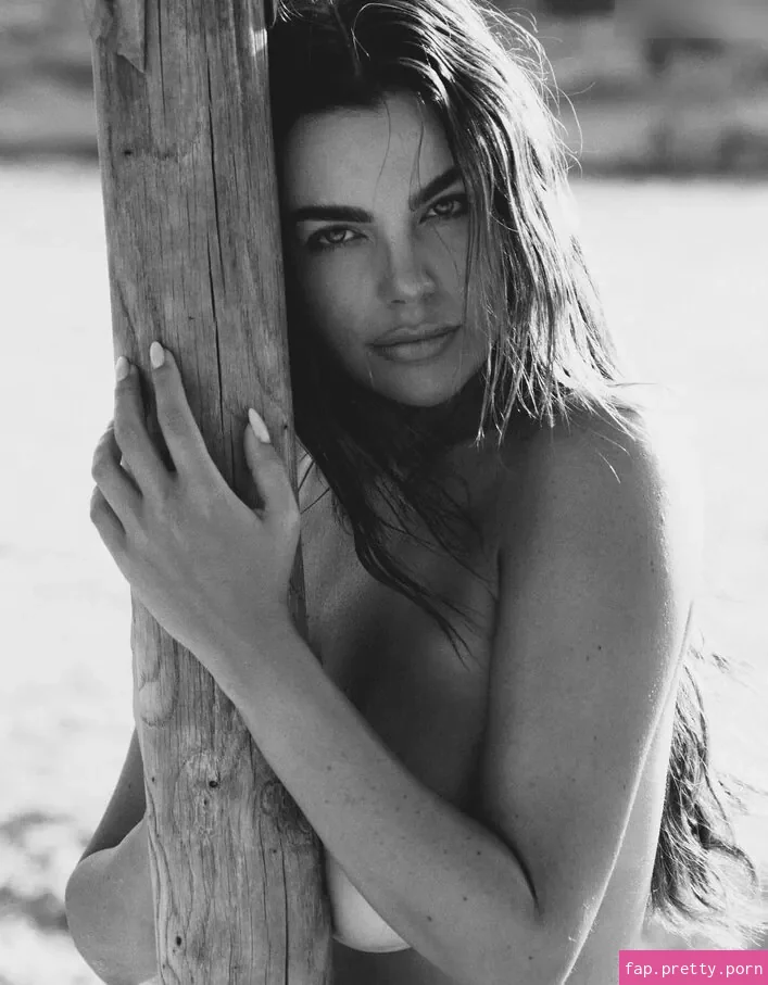 Nadine Mirada - Photo #26