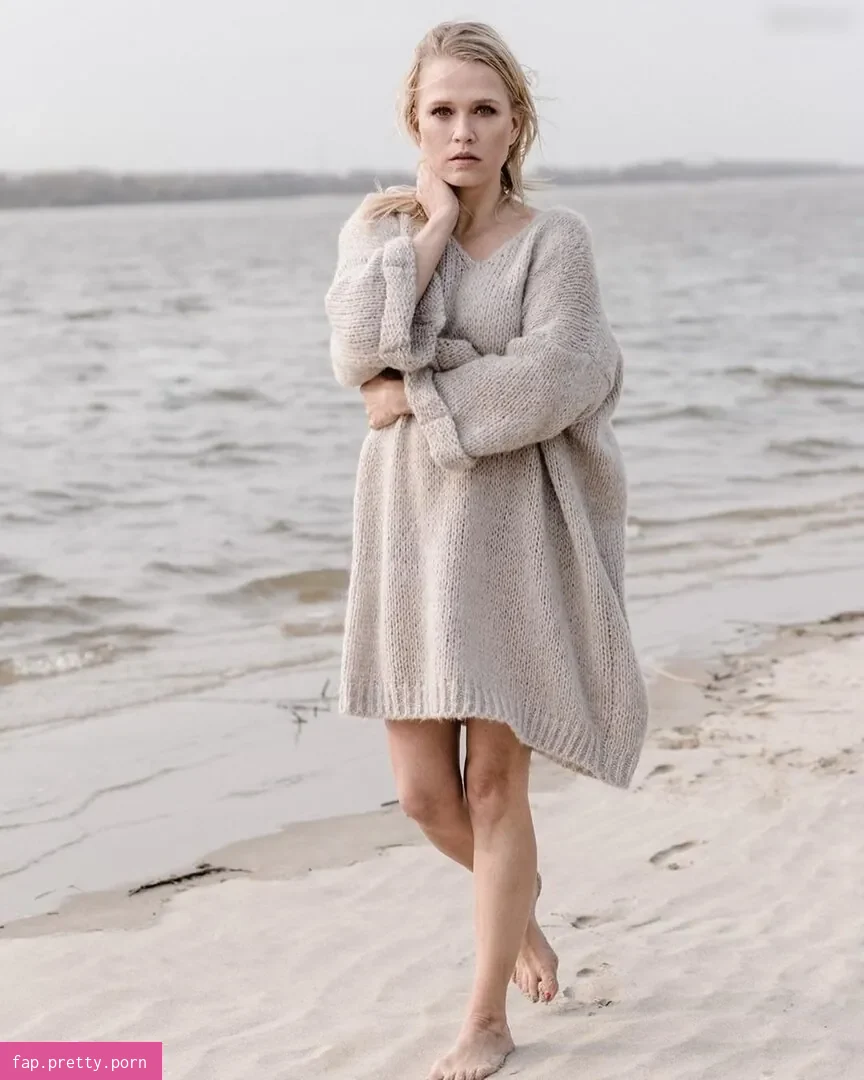 Nova Meierhenrich - Photo #71