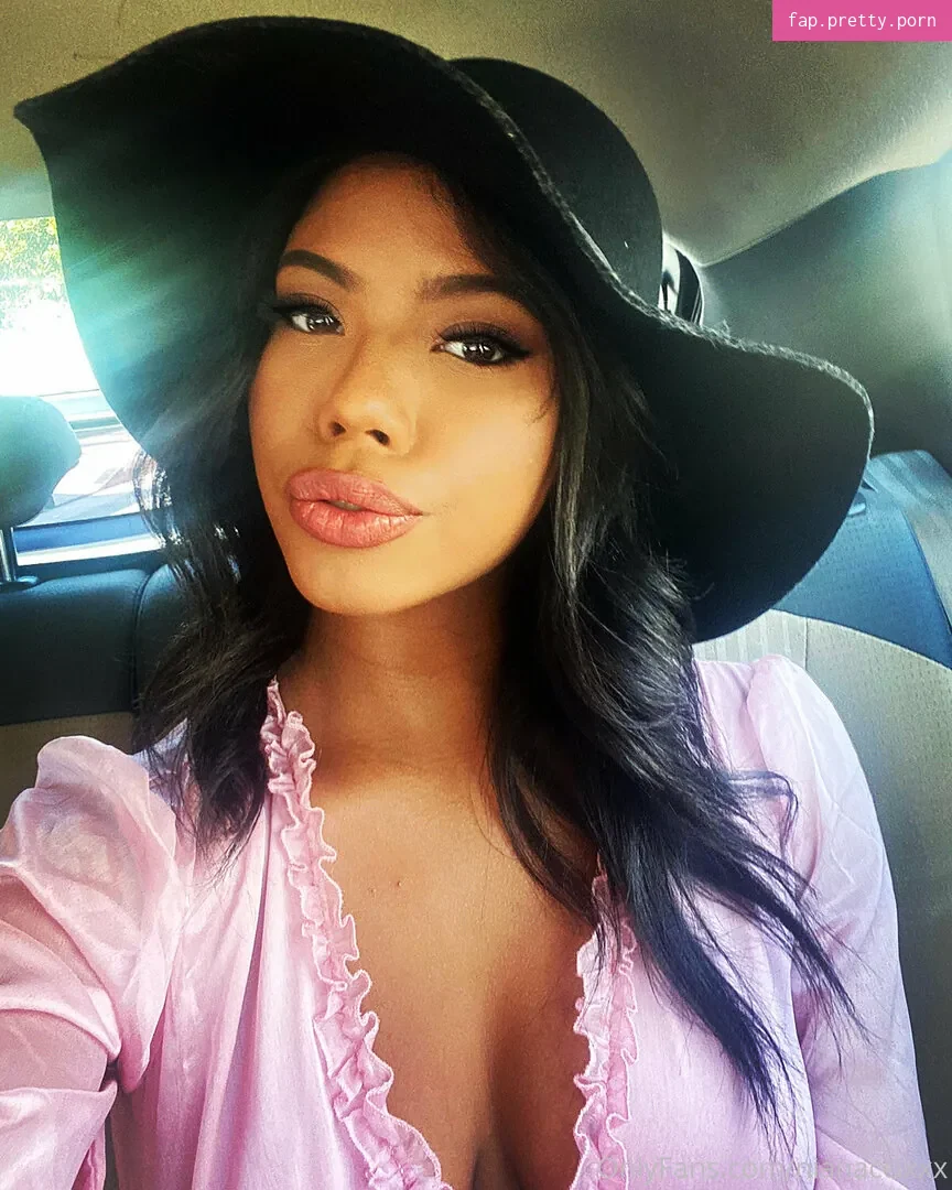 Nia Nacci - Photo #17