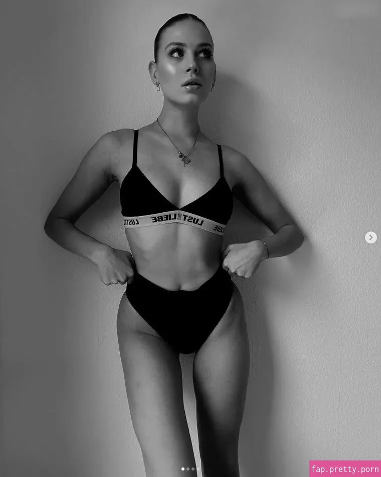Noemi Peschel - Photo #08