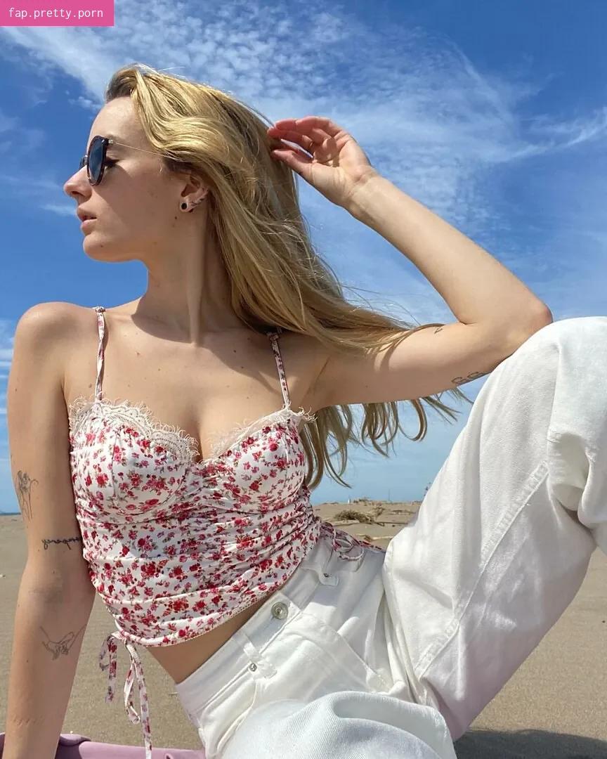 Nina Romane - Photo #12