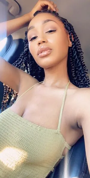 Nia Simone