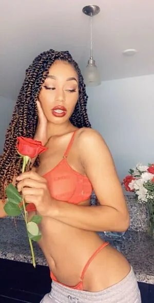 Nia Simone