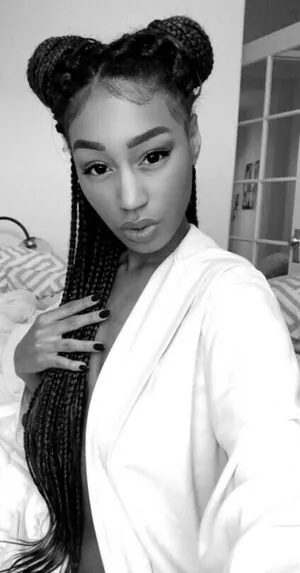 Nia Simone