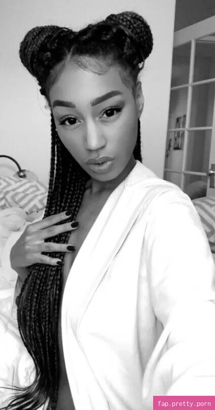 Nia Simone - Photo #37