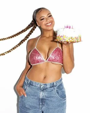 Nia Sioux