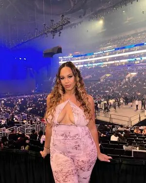 Nia Sioux