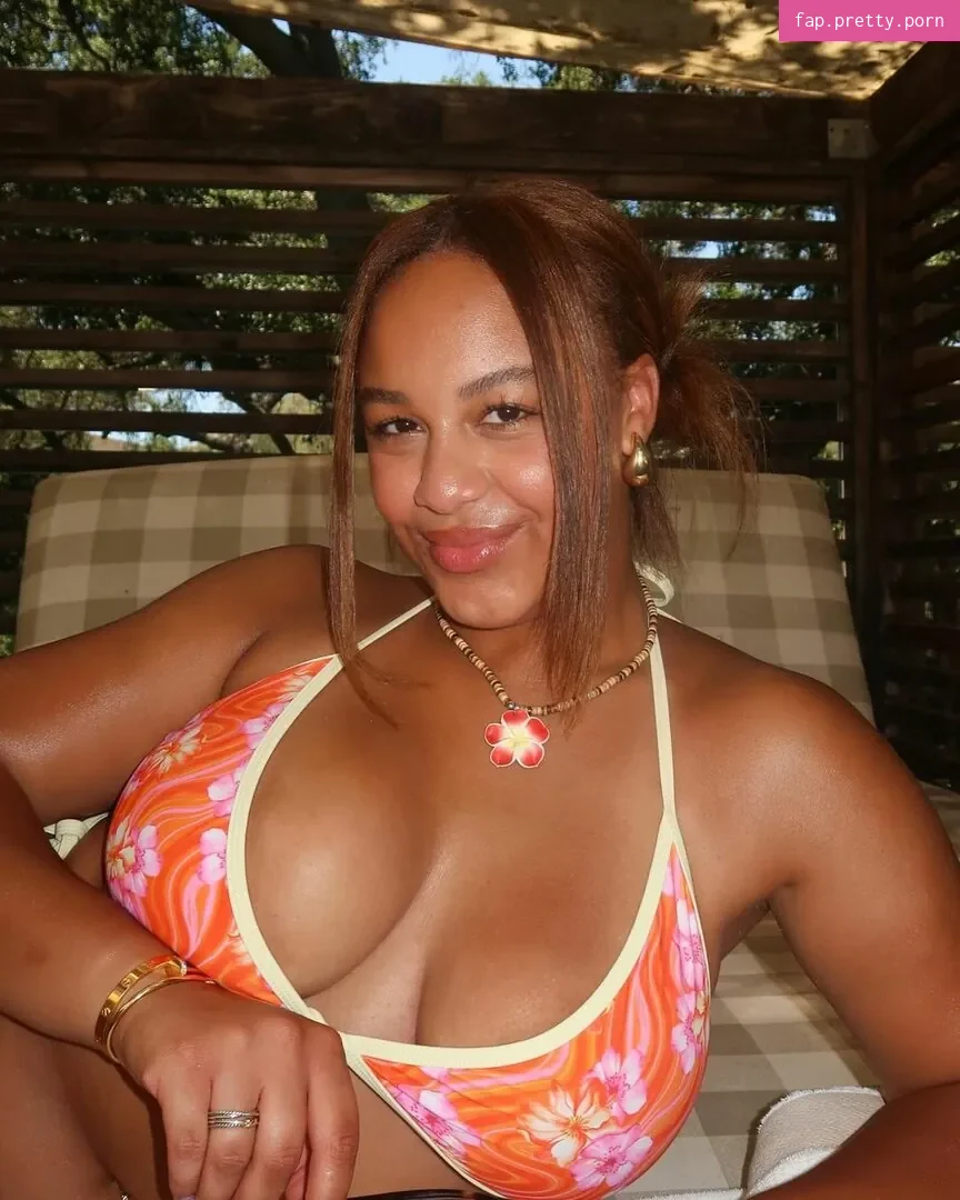 Nia Sioux - Photo #10