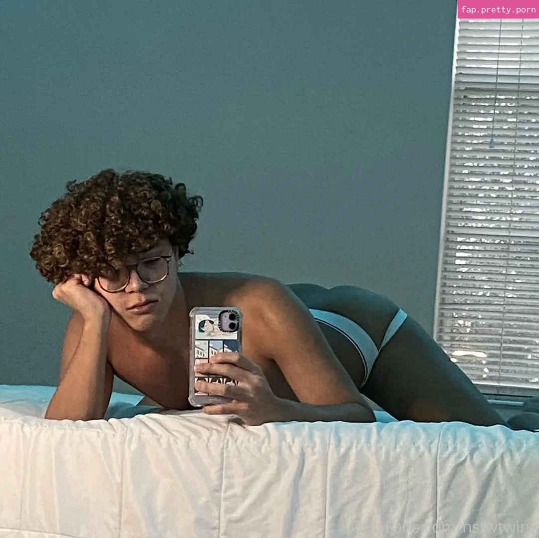 nsfwtwinx - Photo #50