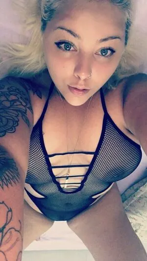Nicki_thick6