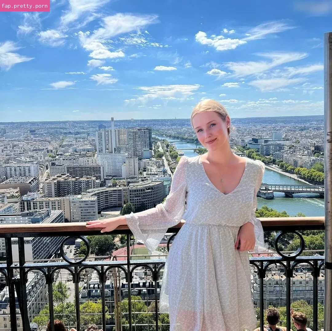 Nadine von relaxASMR - Photo #03