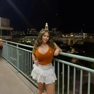Naomi Vega