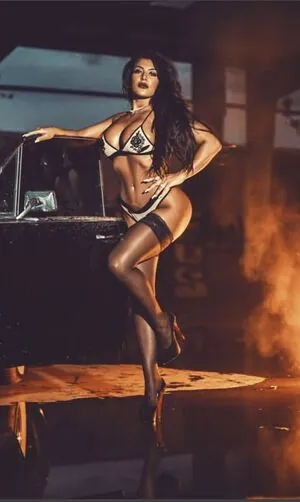 Nikki Waka