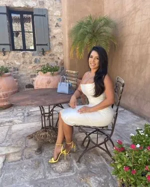 Nikki Waka