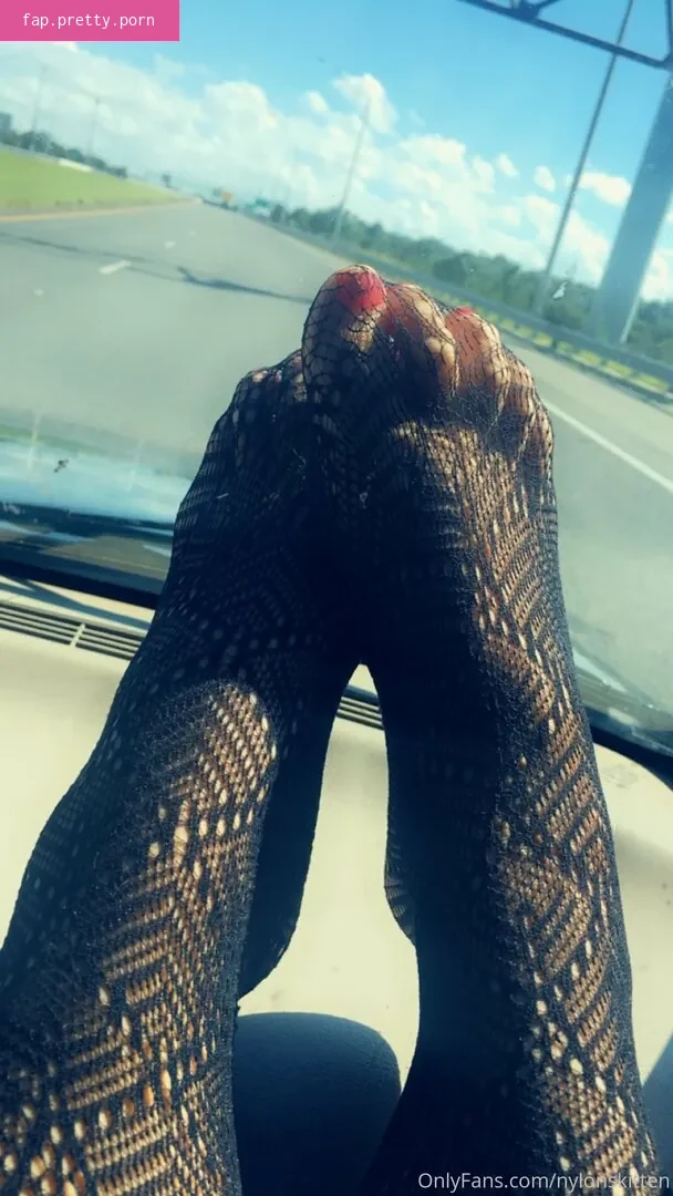 nylonskitten - Photo #38